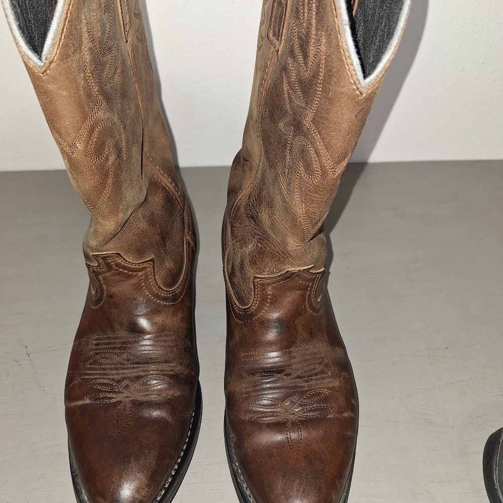 Mens dingo cowboy boots, size 8.5d